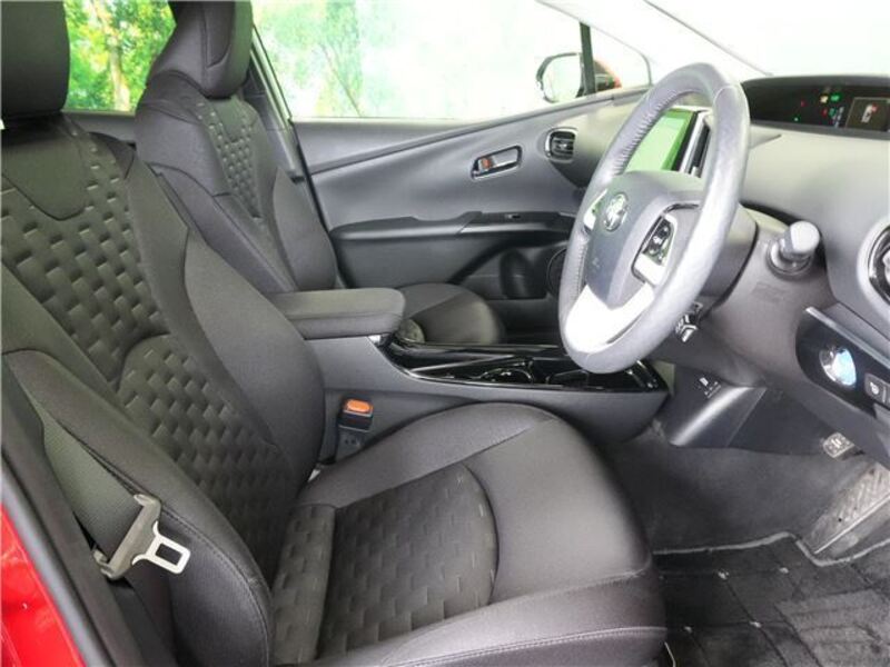 PRIUS PHV