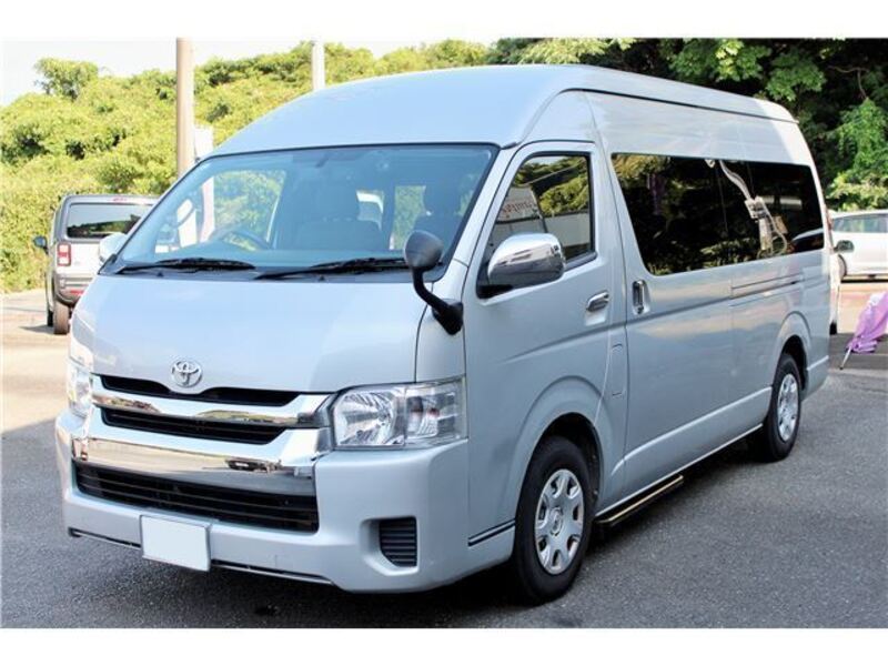 TOYOTA HIACE