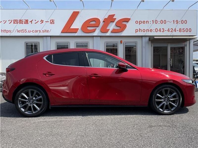 MAZDA3