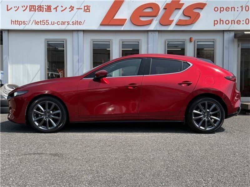 MAZDA3