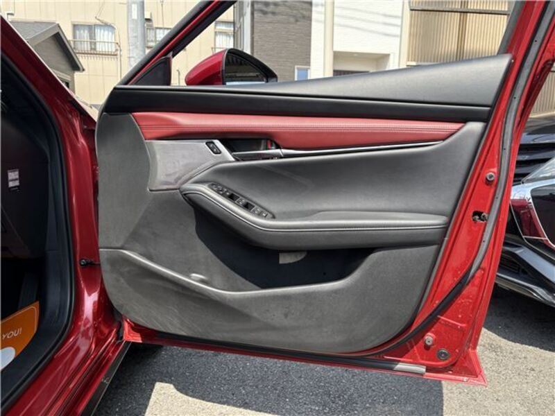 MAZDA3