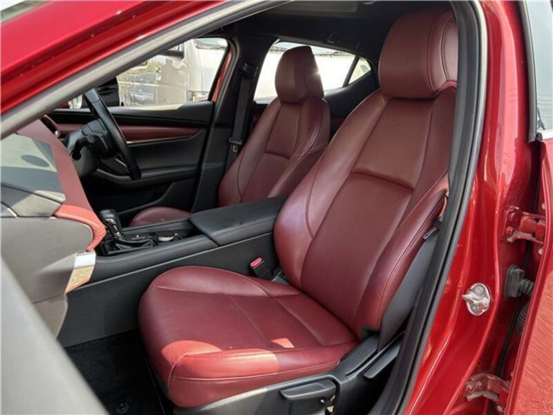 MAZDA3