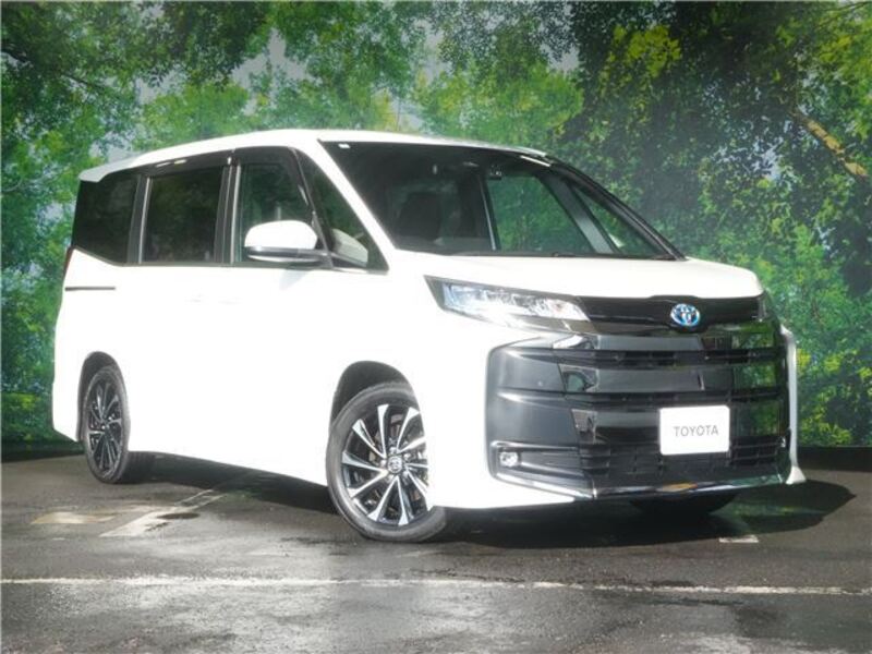TOYOTA NOAH