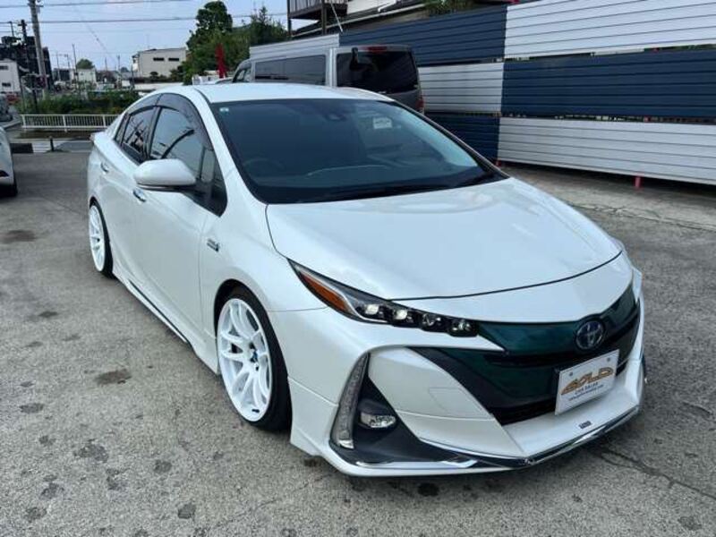 PRIUS PHV