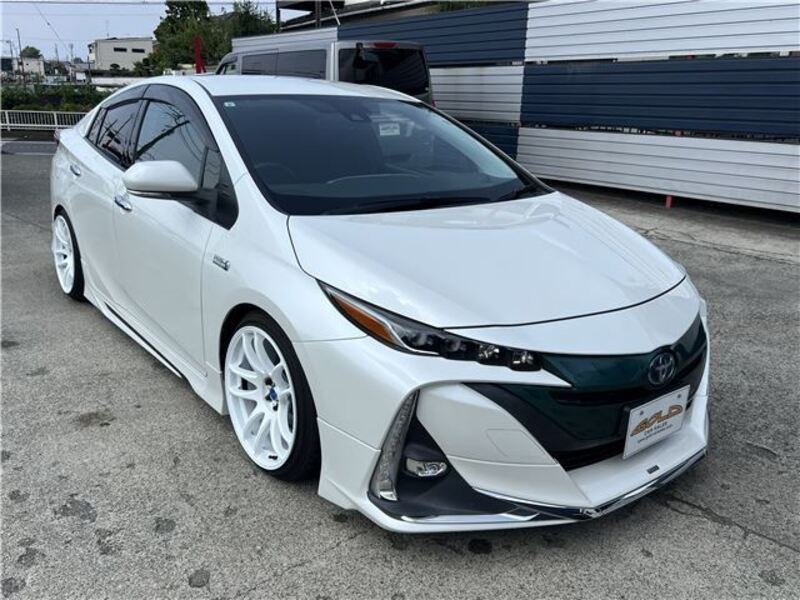 PRIUS PHV