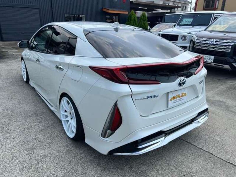 PRIUS PHV