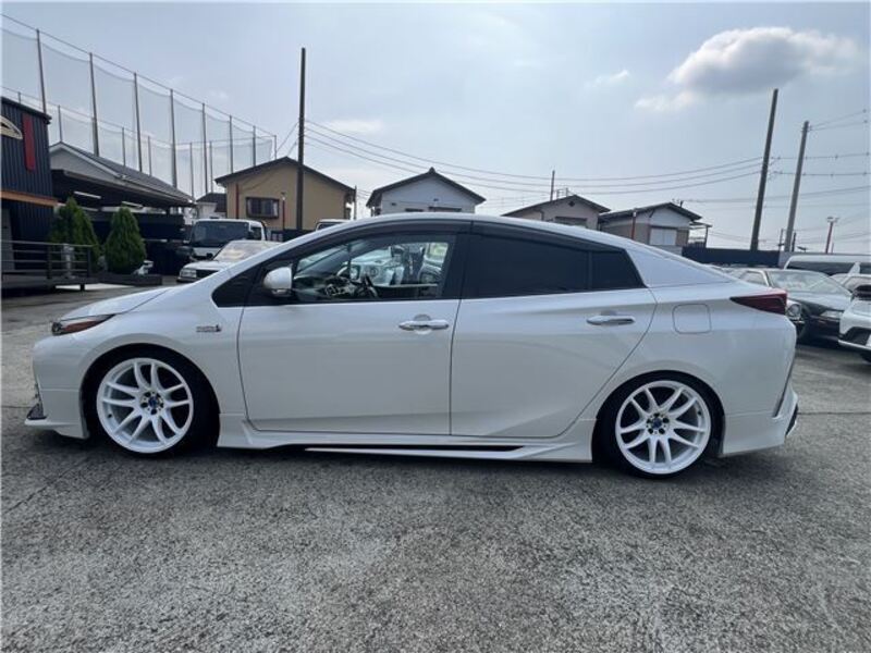 PRIUS PHV