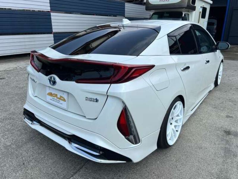 PRIUS PHV
