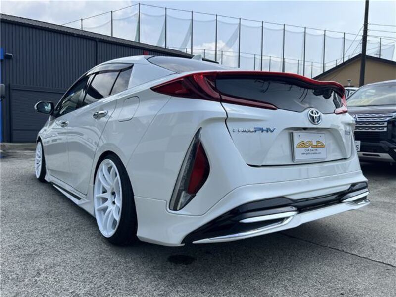 PRIUS PHV