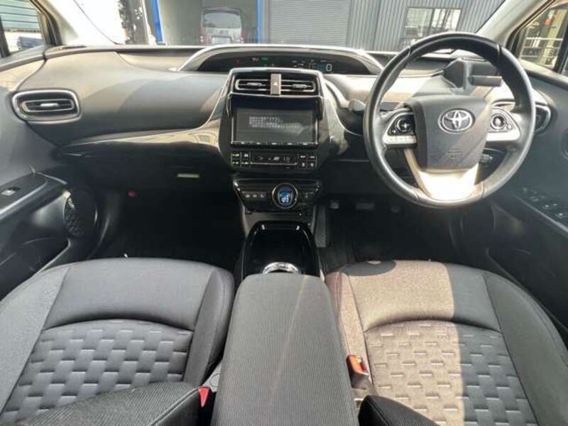 PRIUS PHV