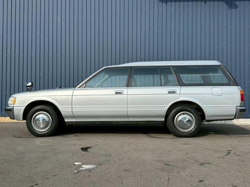 CROWN VAN
