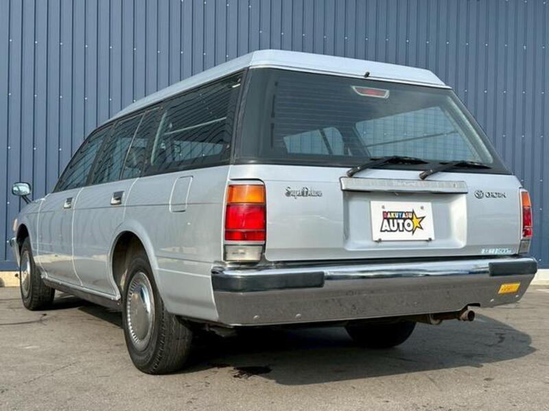 CROWN VAN