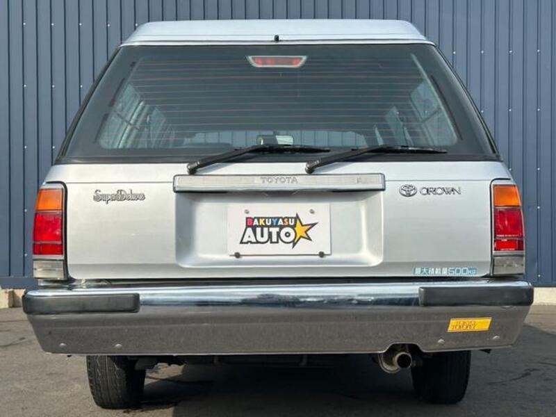 CROWN VAN