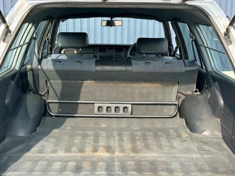 CROWN VAN