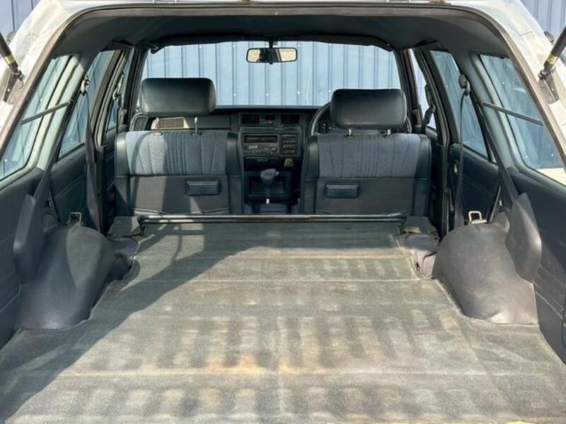 CROWN VAN