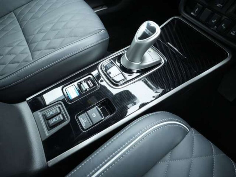 OUTLANDER PHEV
