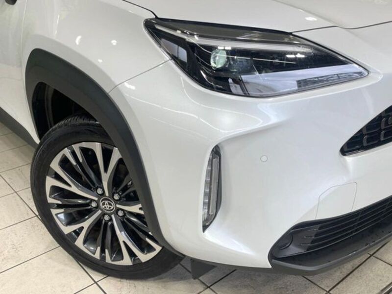 YARIS CROSS