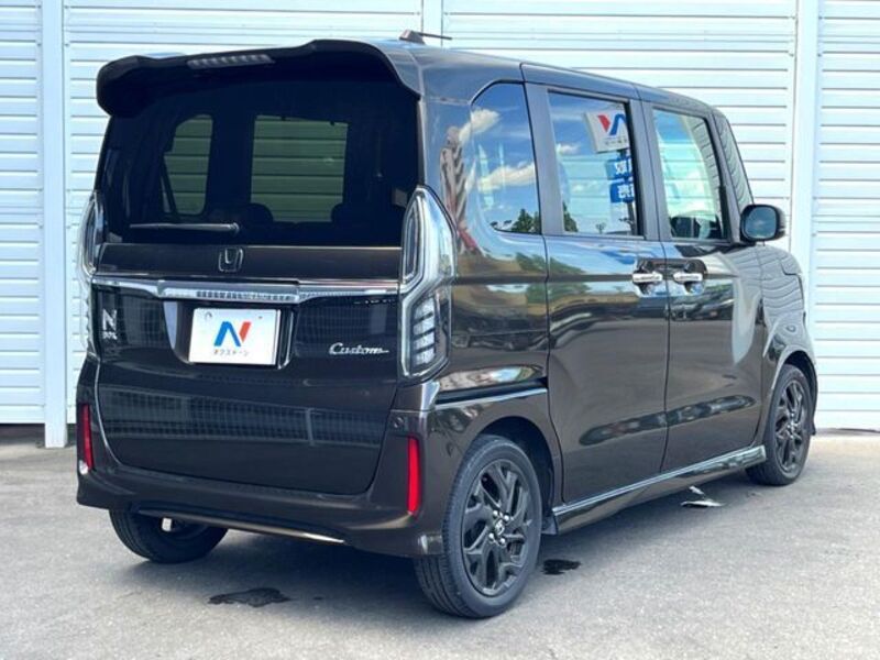 N BOX CUSTOM