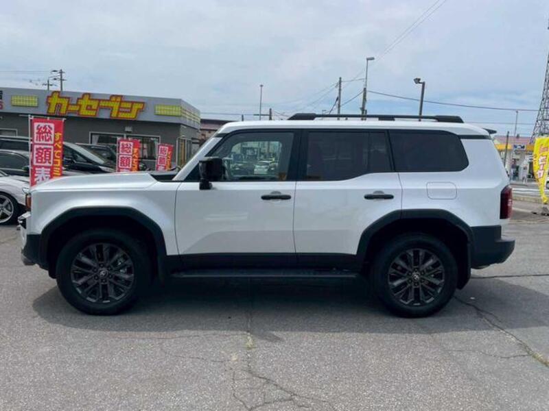 LAND CRUISER 250