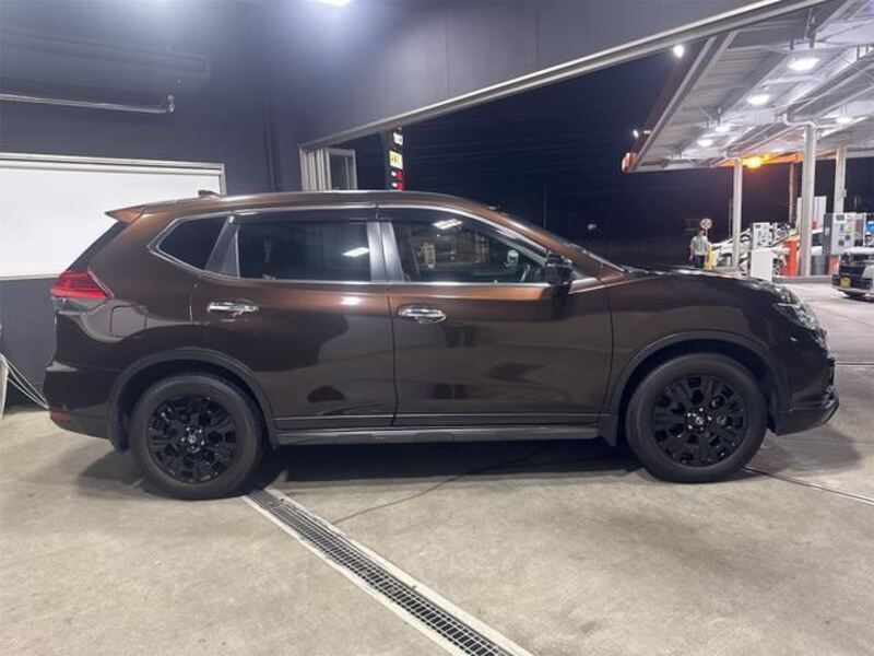 X-TRAIL