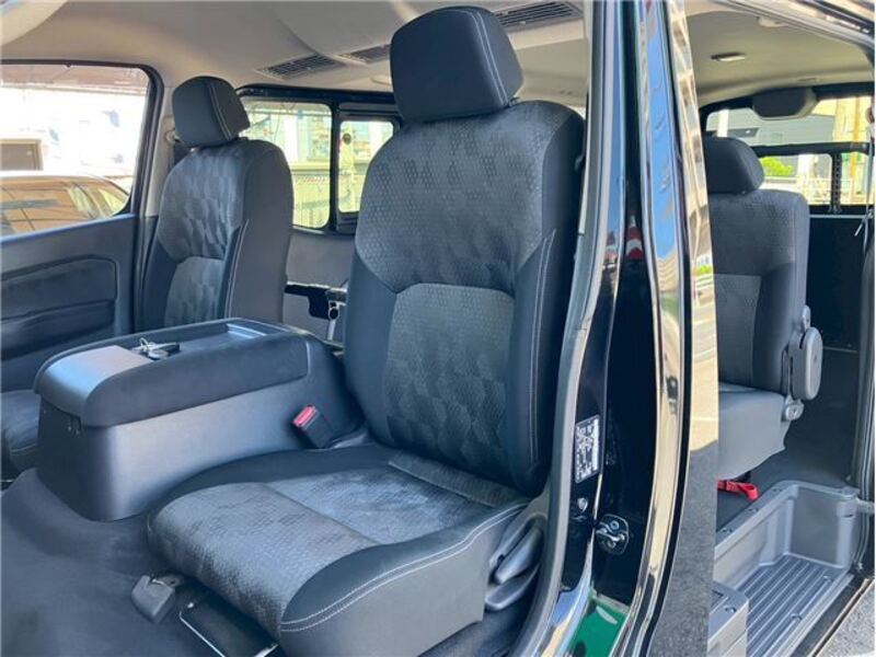 CARAVAN VAN