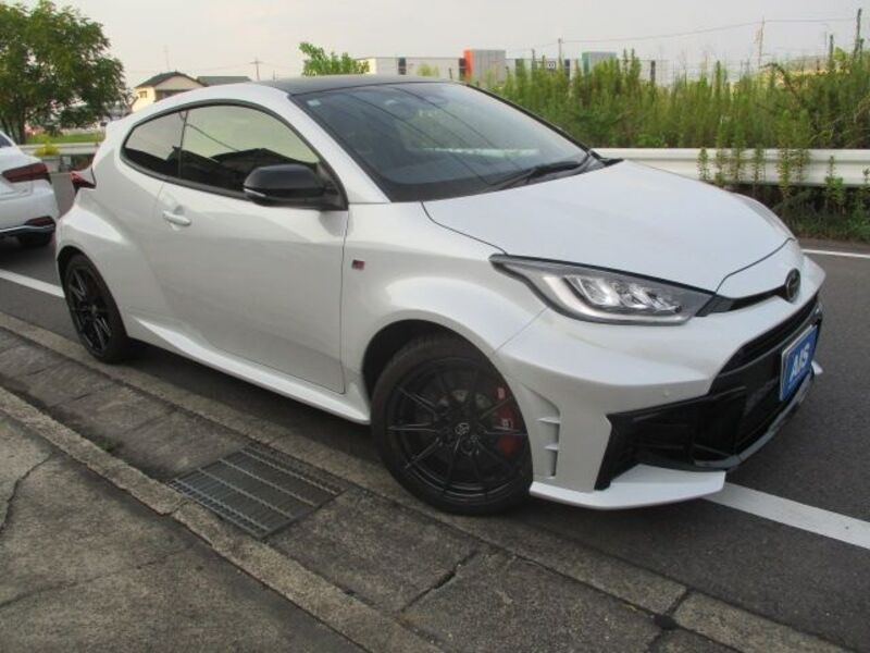 GR YARIS-0