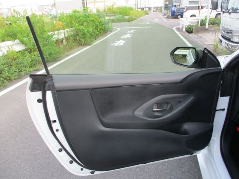 GR YARIS