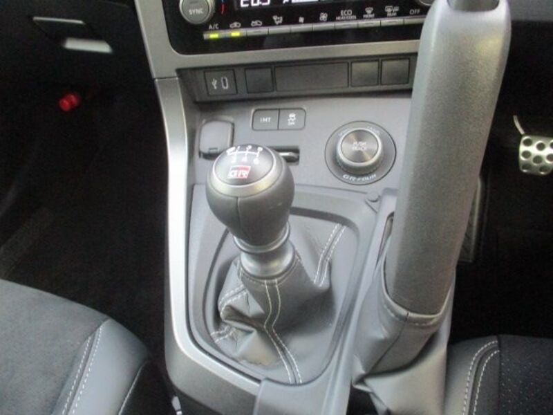 GR YARIS