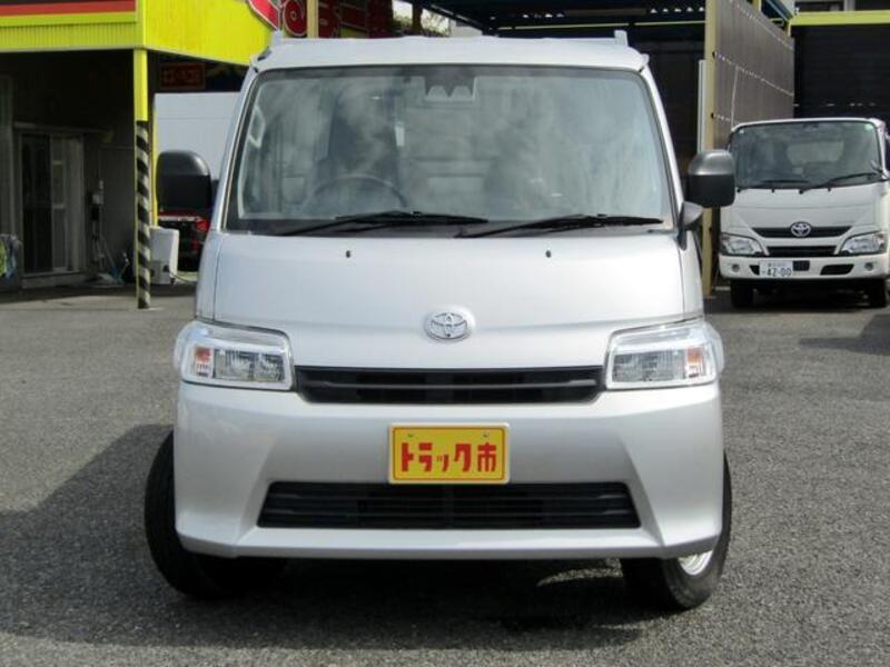 TOWNACE TRUCK