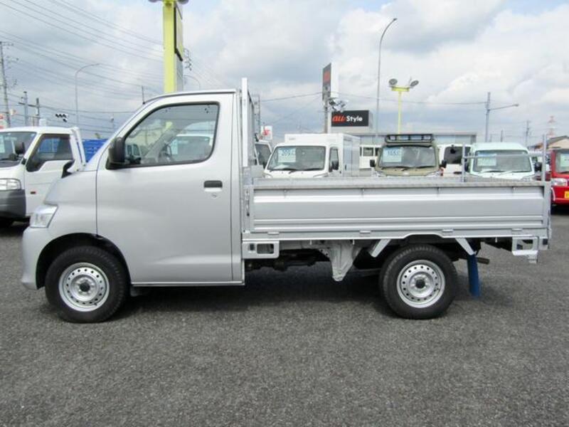 TOWNACE TRUCK