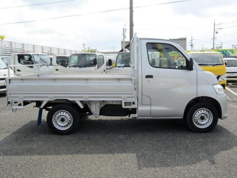 TOWNACE TRUCK