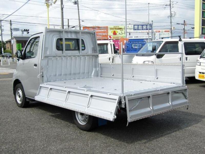 TOWNACE TRUCK