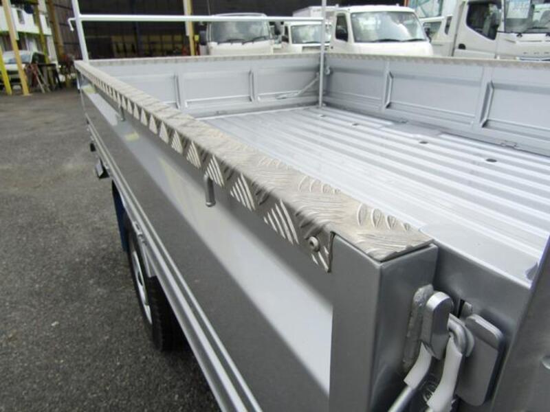 TOWNACE TRUCK