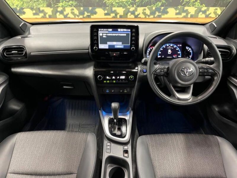 YARIS CROSS