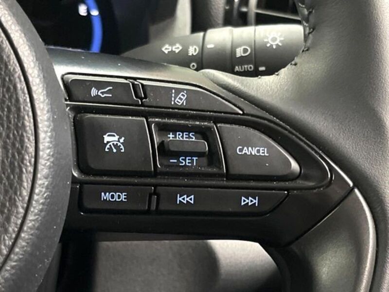 YARIS CROSS