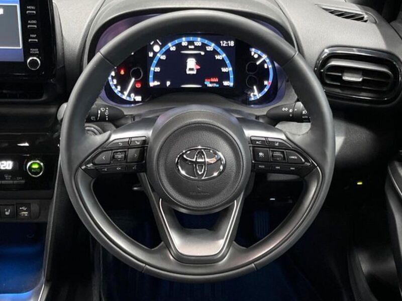 YARIS CROSS