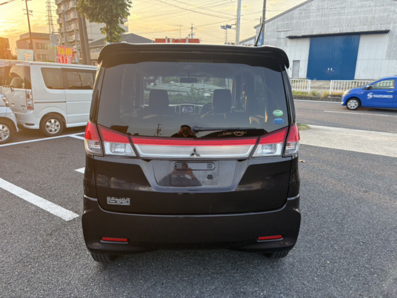 DELICA D2
