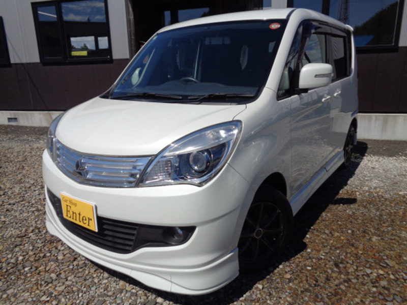 MITSUBISHI DELICA D2