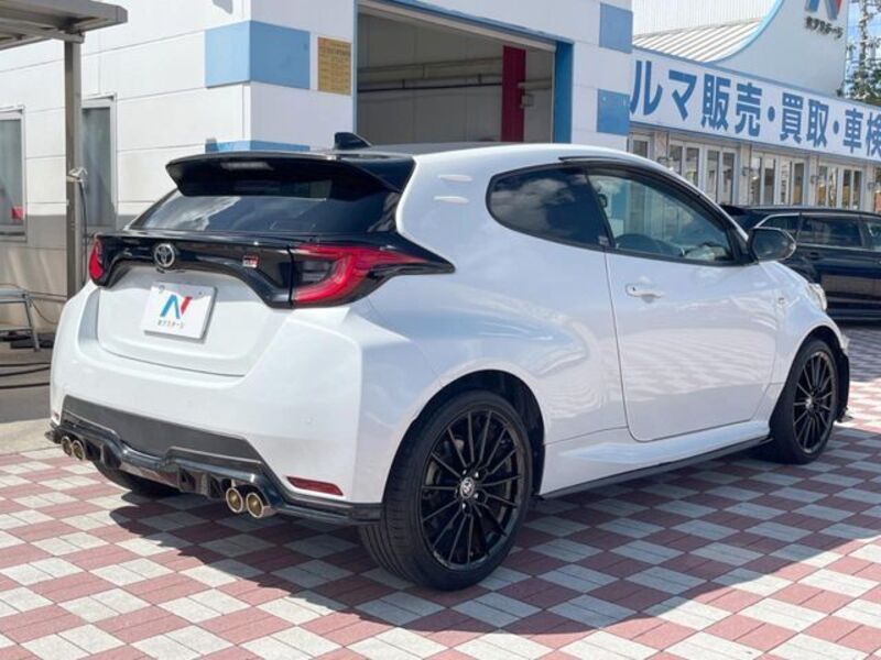GR YARIS