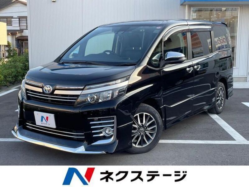 TOYOTA VOXY