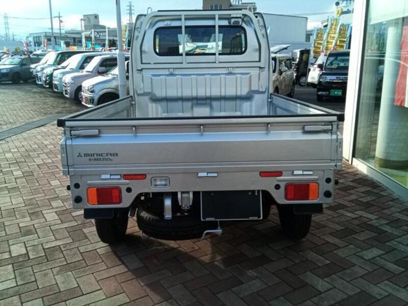 MINICAB TRUCK