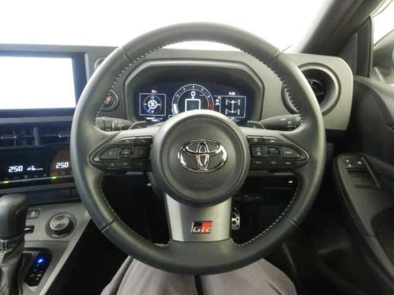 GR YARIS