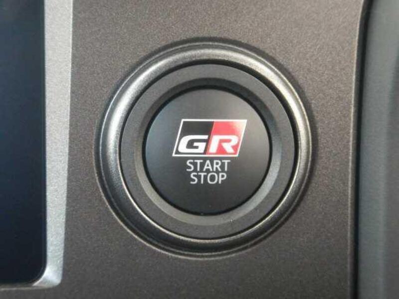 GR YARIS