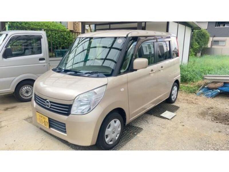 NISSAN ROOX