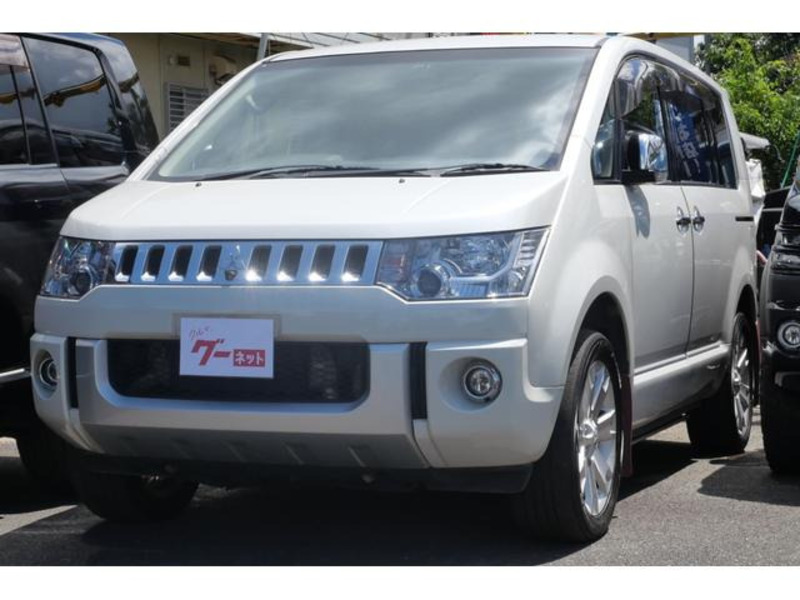 MITSUBISHI DELICA D5