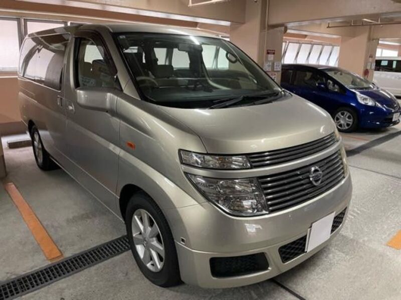 NISSAN ELGRAND