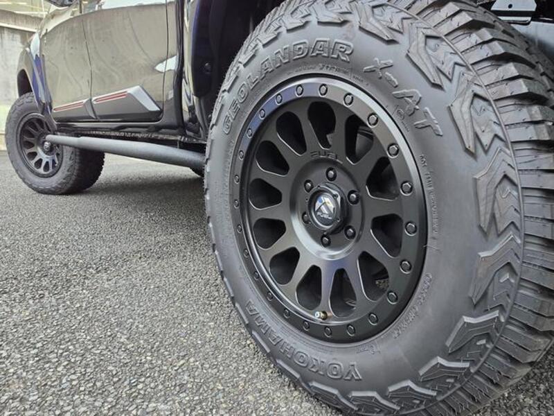 HILUX