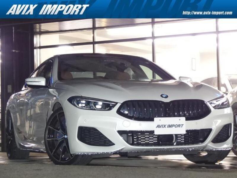 BMW 8 SERIES