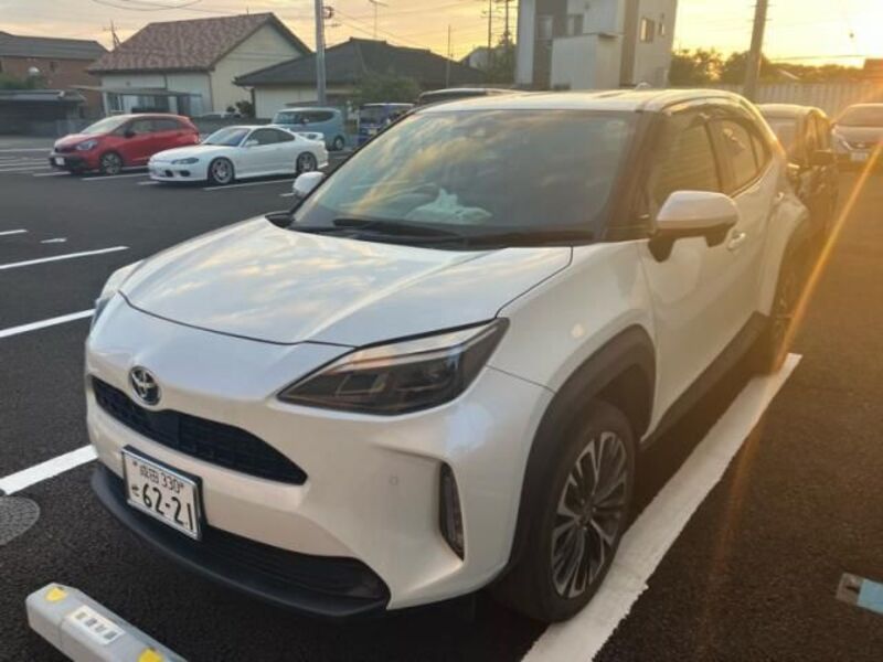 YARIS CROSS