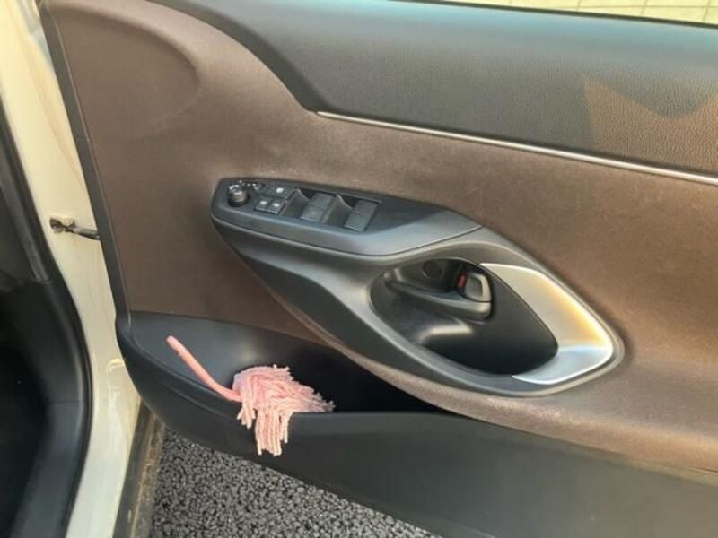 YARIS CROSS